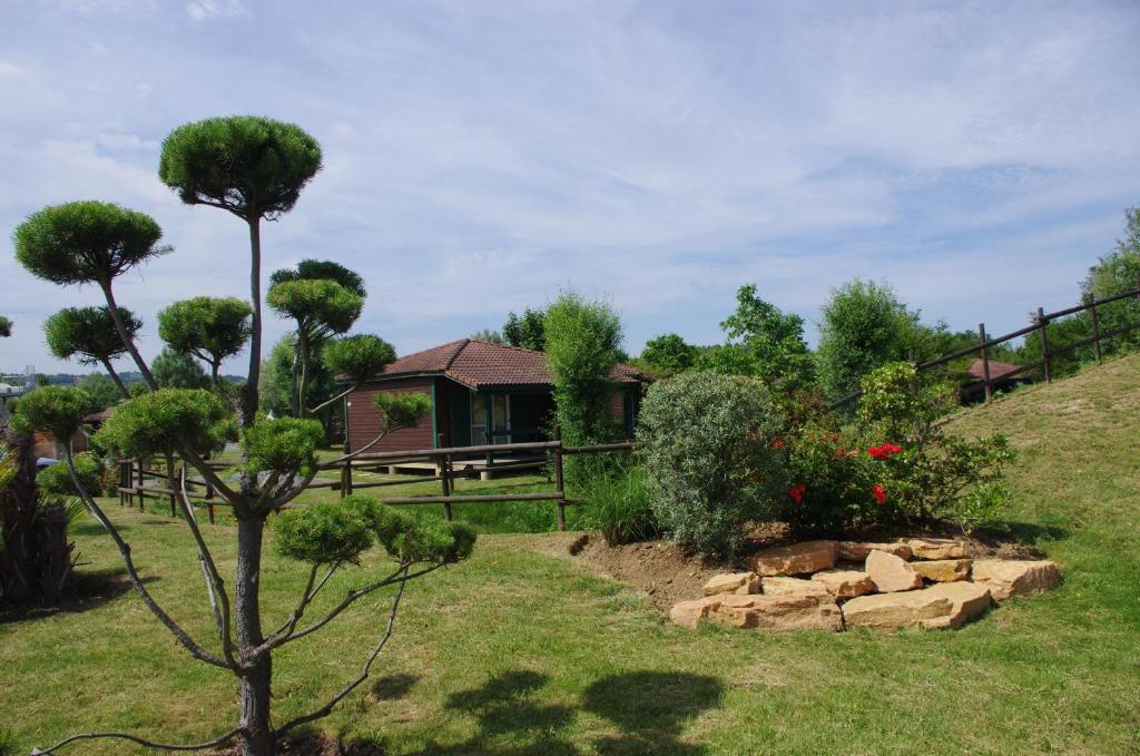 Camping Les Portes Du Beaujolais Анс Стая снимка