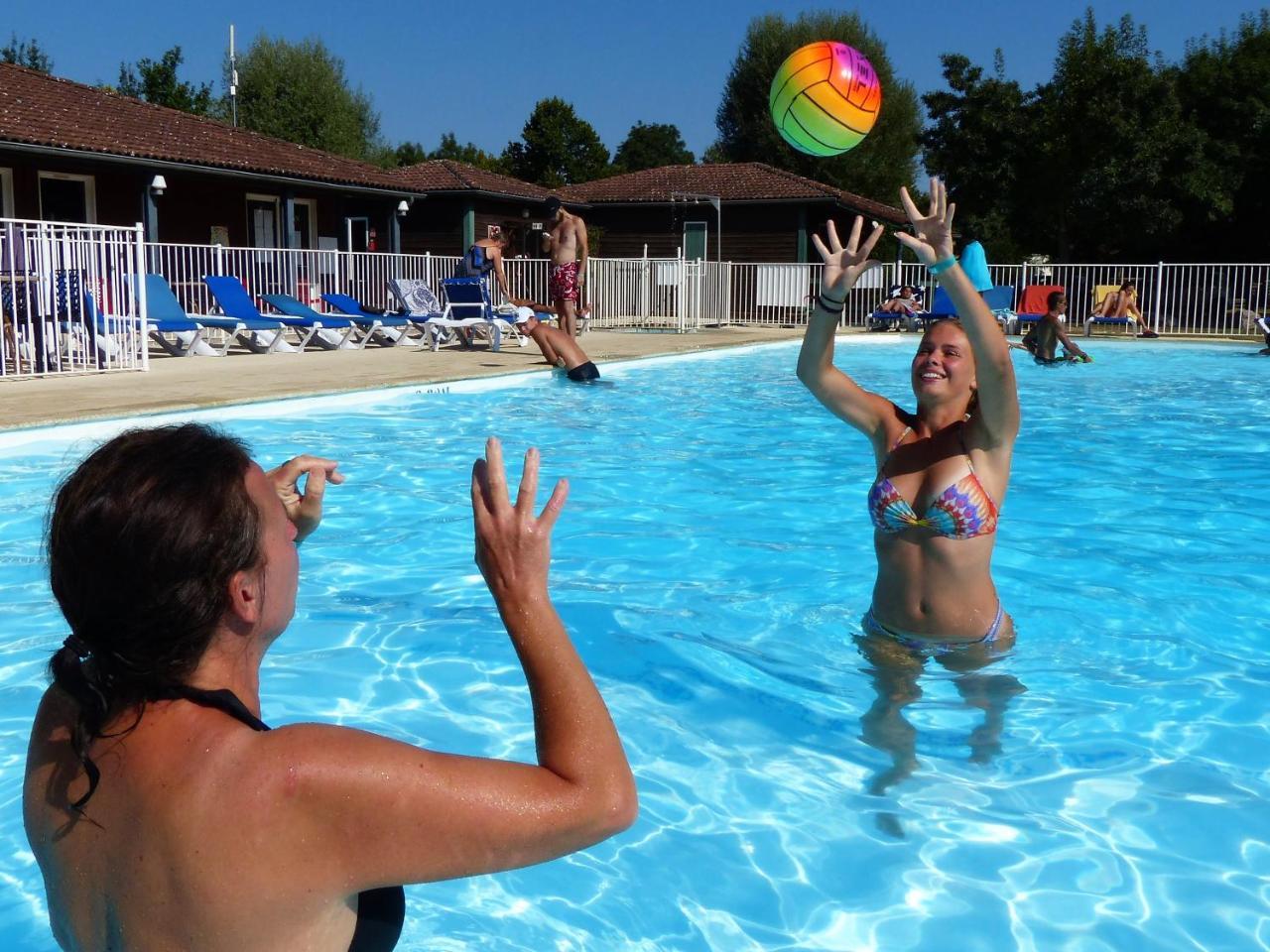 Camping Les Portes Du Beaujolais Анс Екстериор снимка