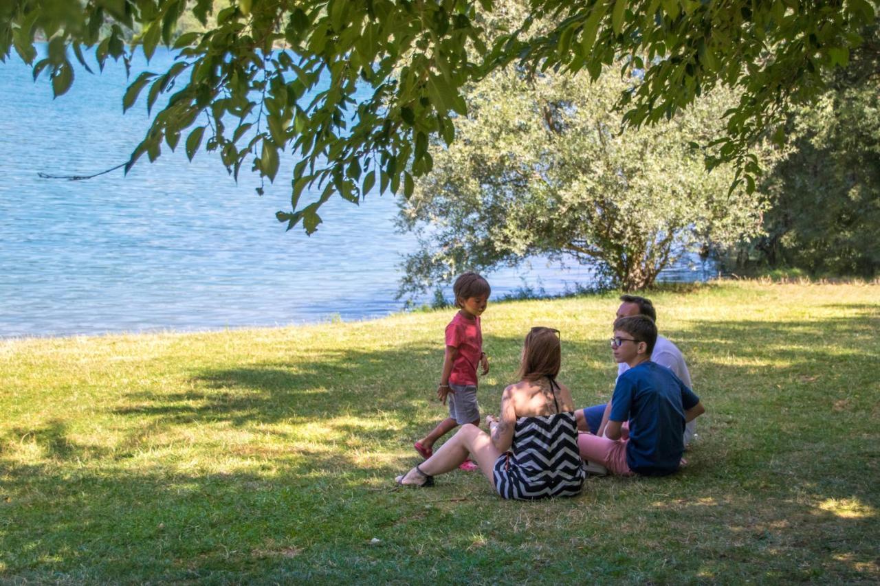 Camping Les Portes Du Beaujolais Анс Екстериор снимка